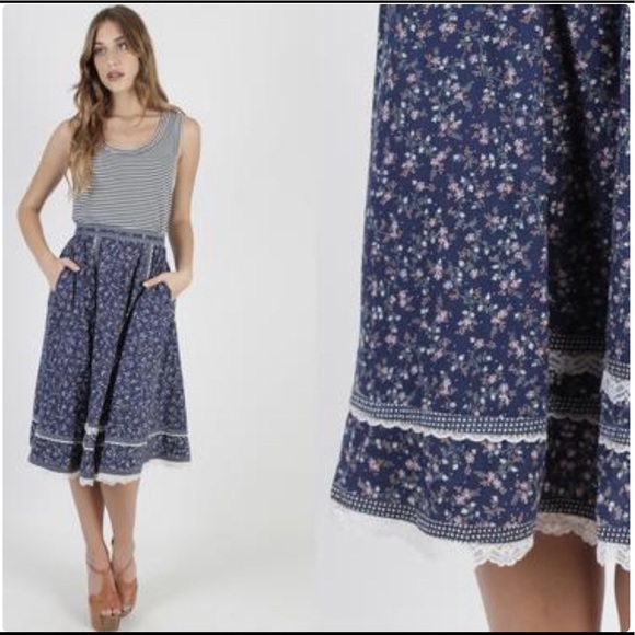 Gunne Sax Dresses & Skirts - Gunne Sax skirt, vintage 70s prairie - blue calico with white trim- vtg size 11